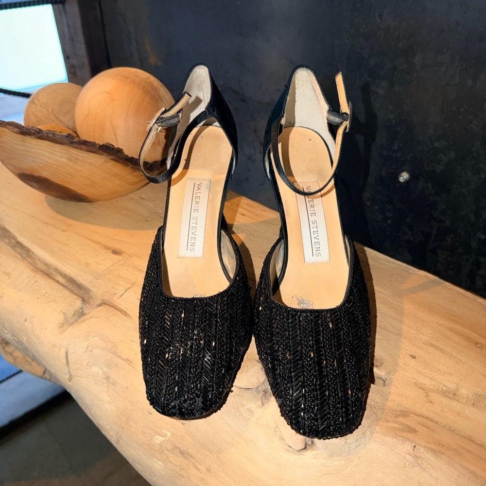 Valerie Stevens Black Textured Heels